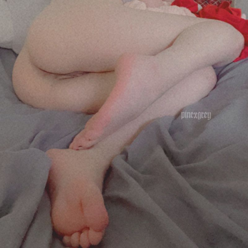 Feet and Booty Focused Snaps