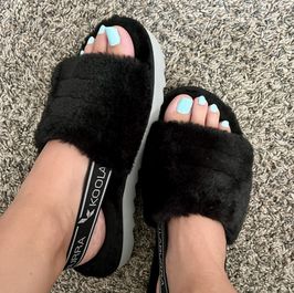 UGG Slippers with Fuzzy Worn Toe Prints