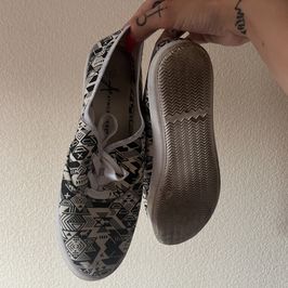 WORN SNEAKERS