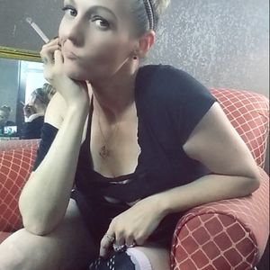 Smokin MILF Morning Routine PhotoPics