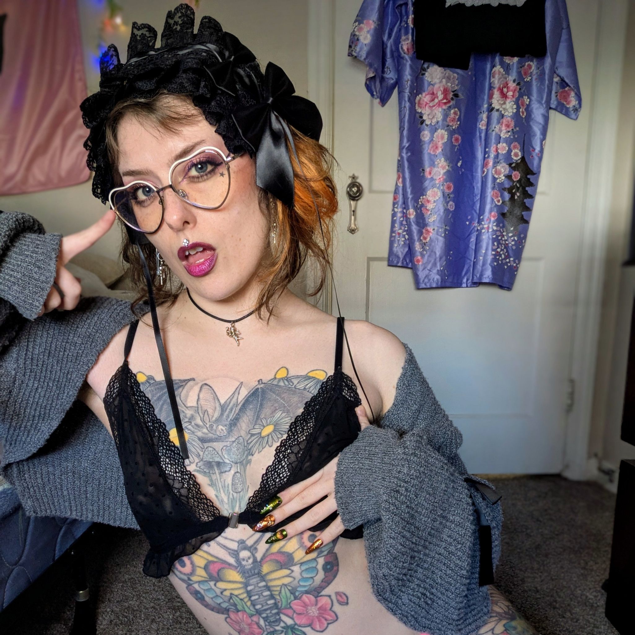 Goth Girl Spreads Holes