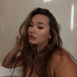 in the cozy bathroom selfies