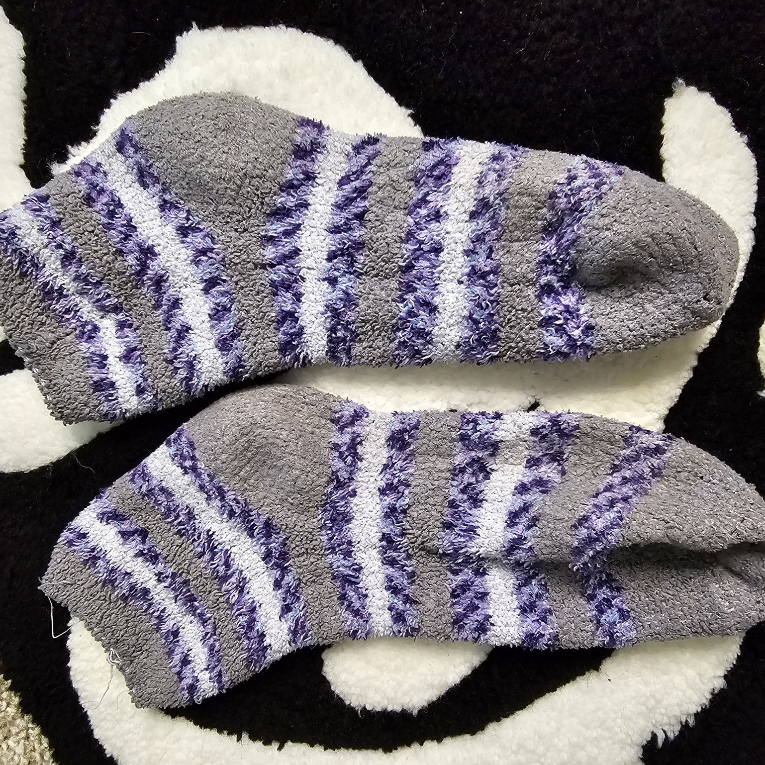 Old Fuzzy Ankle Socks