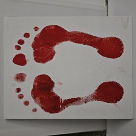 Body Paint Art: Feet Prints