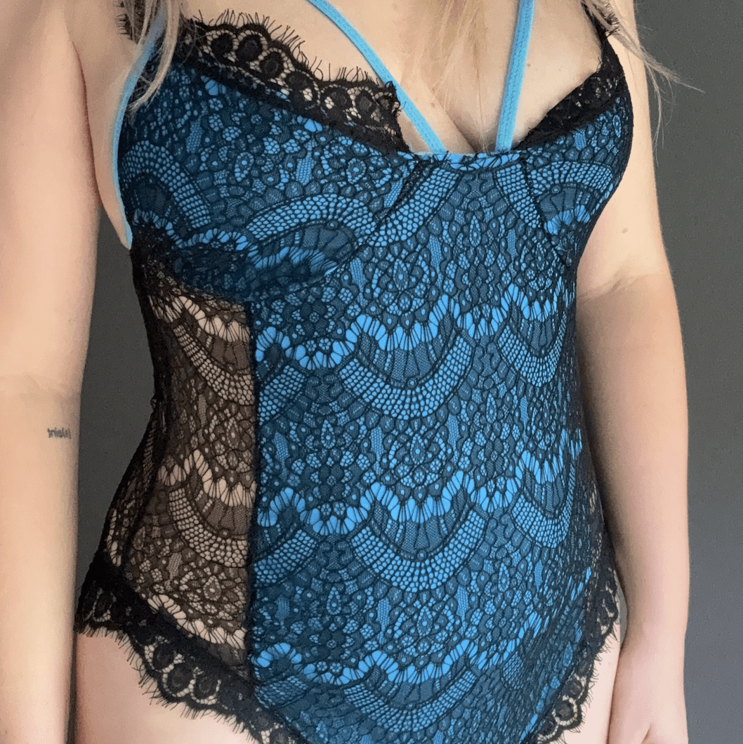BLUE AND BLACK LACE BODY WORN