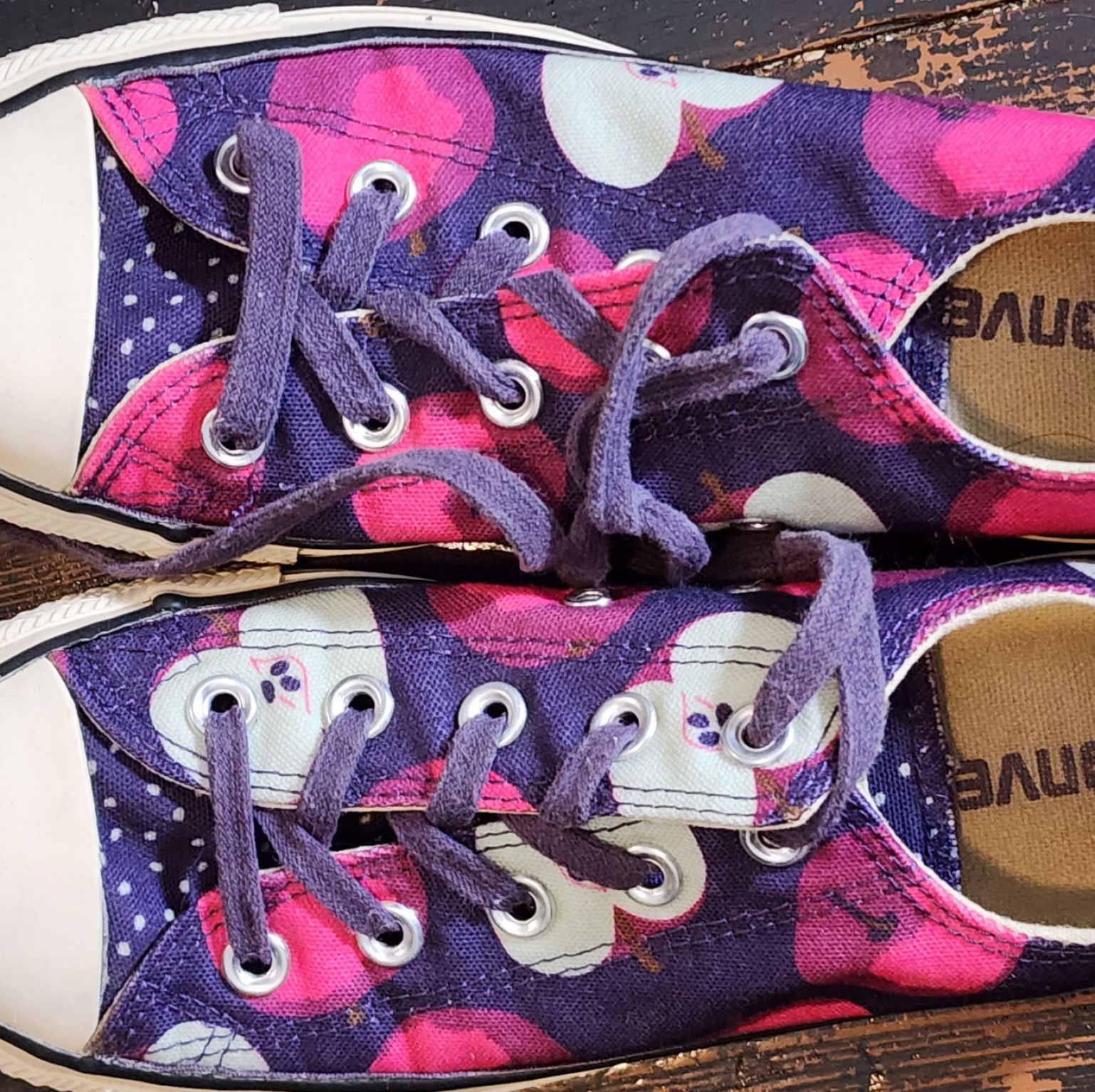 Magenta Apple Converse Size 6