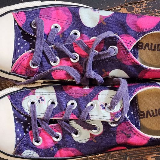 Magenta Apple Converse Size 6