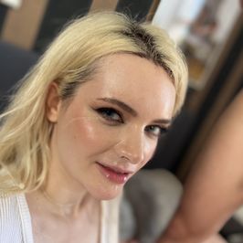 BEHIND THE SCENE PHOTOS