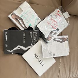 TIGHTS AND STOCKINGS WORN BY NINA HEELS