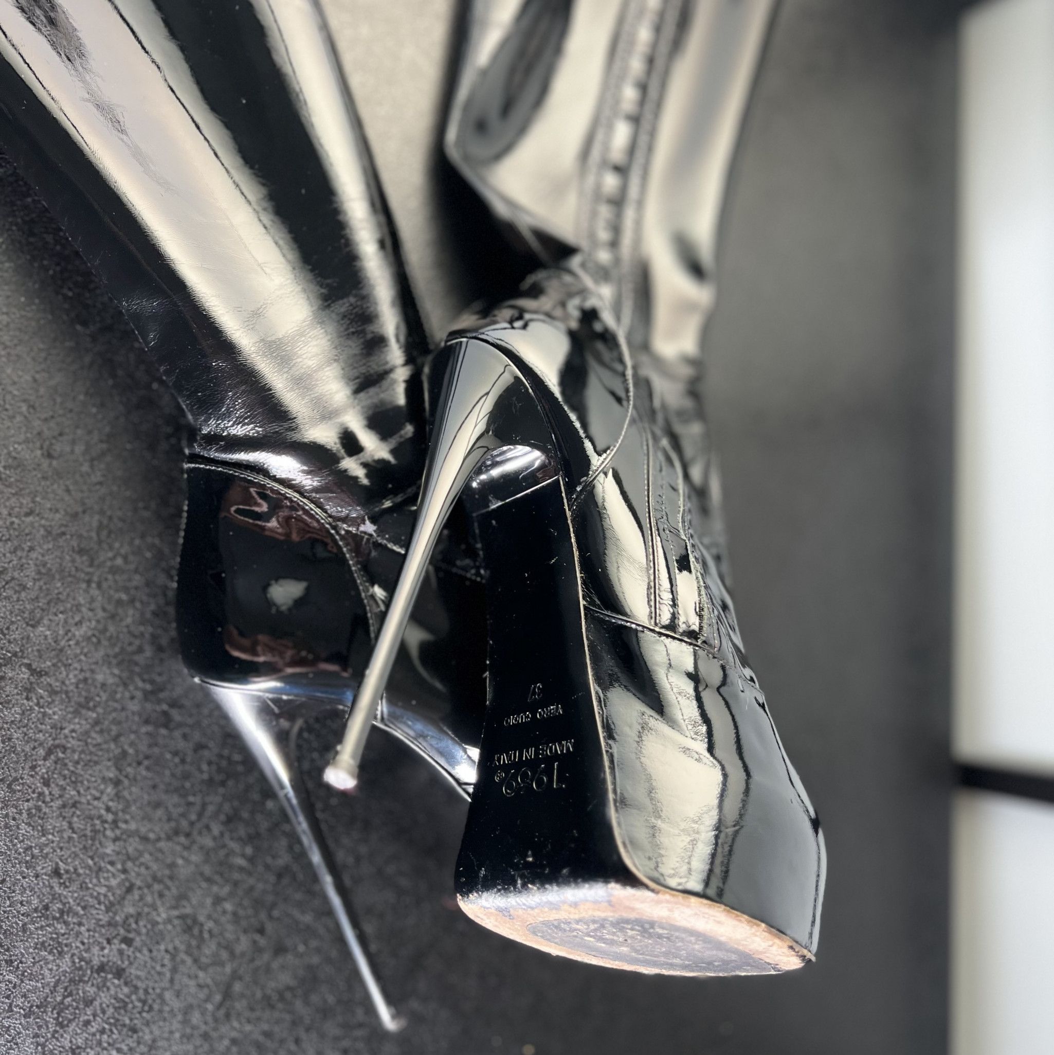 PATENT LEATHER BOOTS