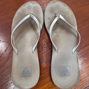 REEF Flip Flops worn by Kate
