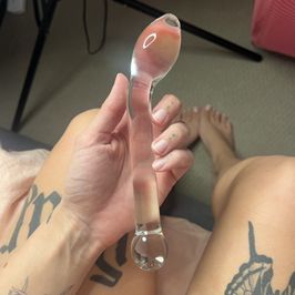 Glass squirter dildo
