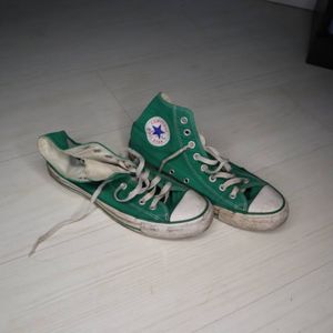 Very used green All star
