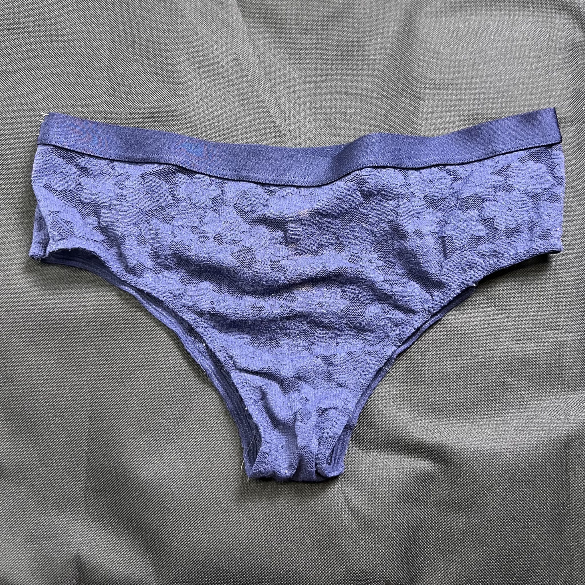 Navy Lace VS Hipsters