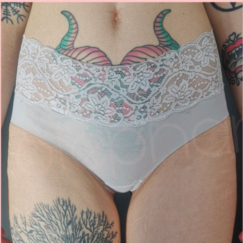 Seamless laced panties