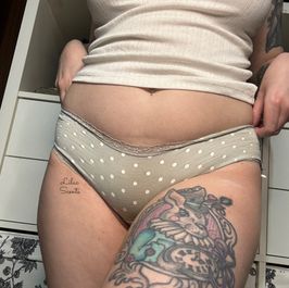 Hellblauer Slip mit Punkten