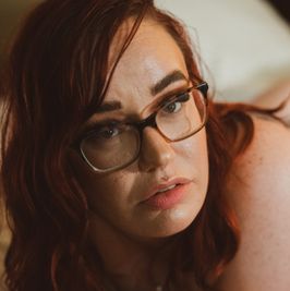 Comfy on the Bed Photoset