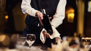 Treat me a dinner in restaurant