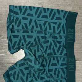 Boxer green and black