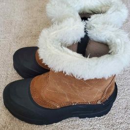 Worn Brown Woemns Boots