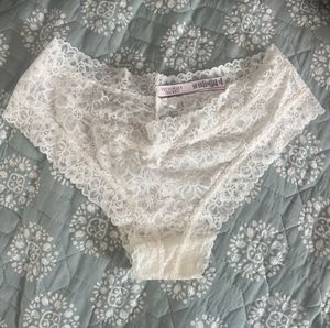 WHITE LACE PANTY