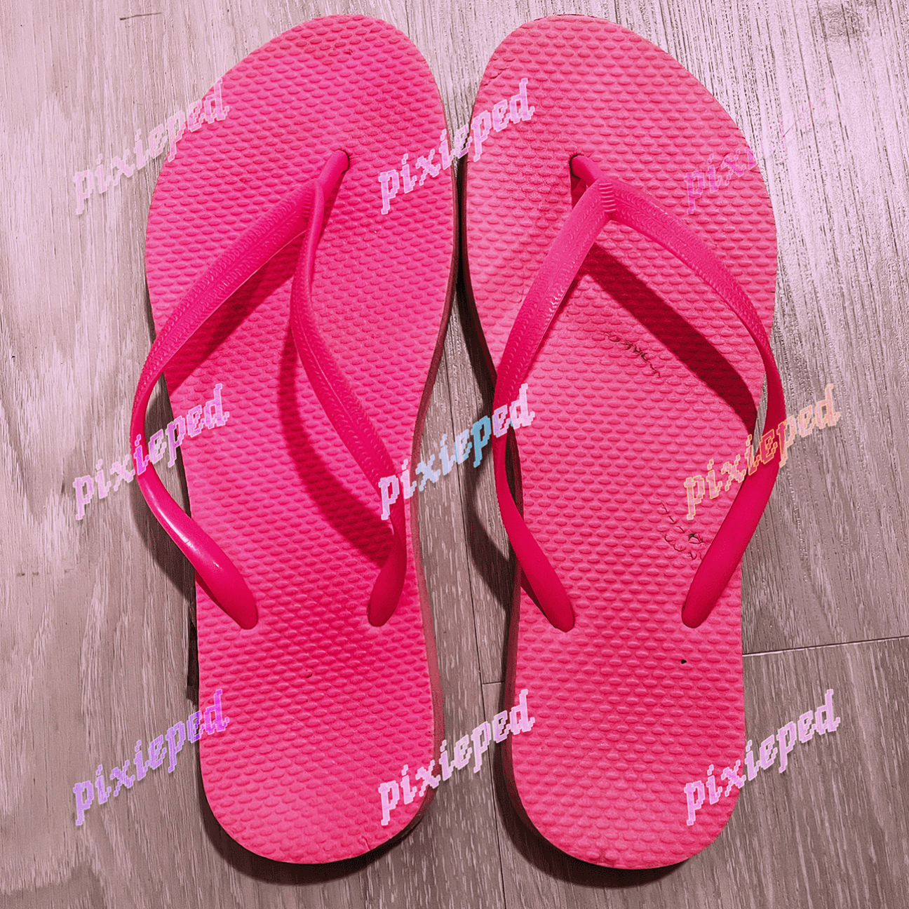 hot pink shower flip flops w TOE PRINTS
