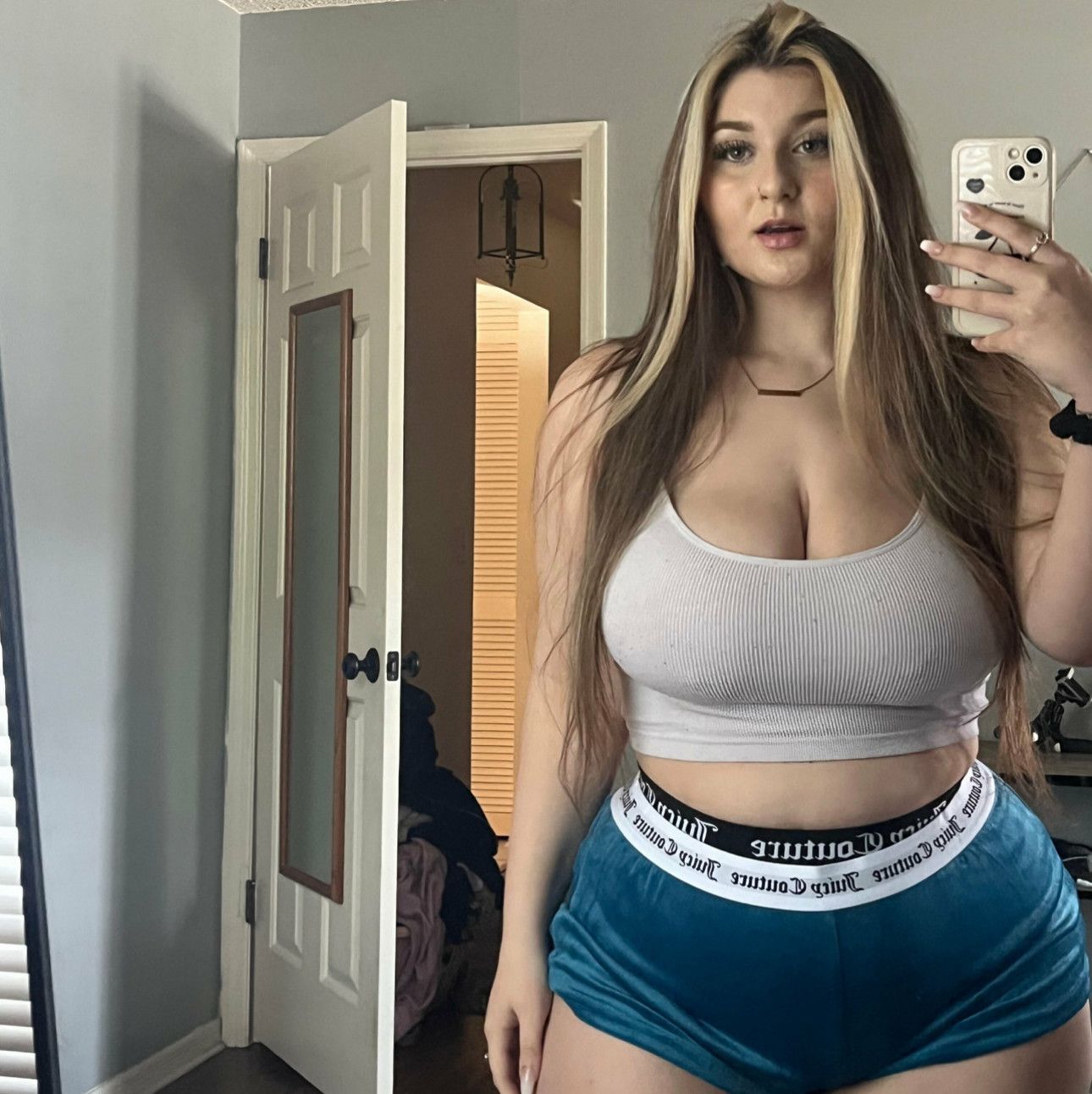 SURPRISE JUICY SHORT