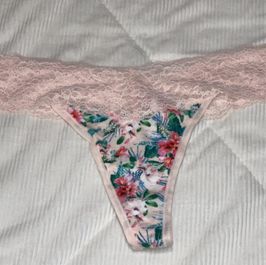 SALE Floral w Lace