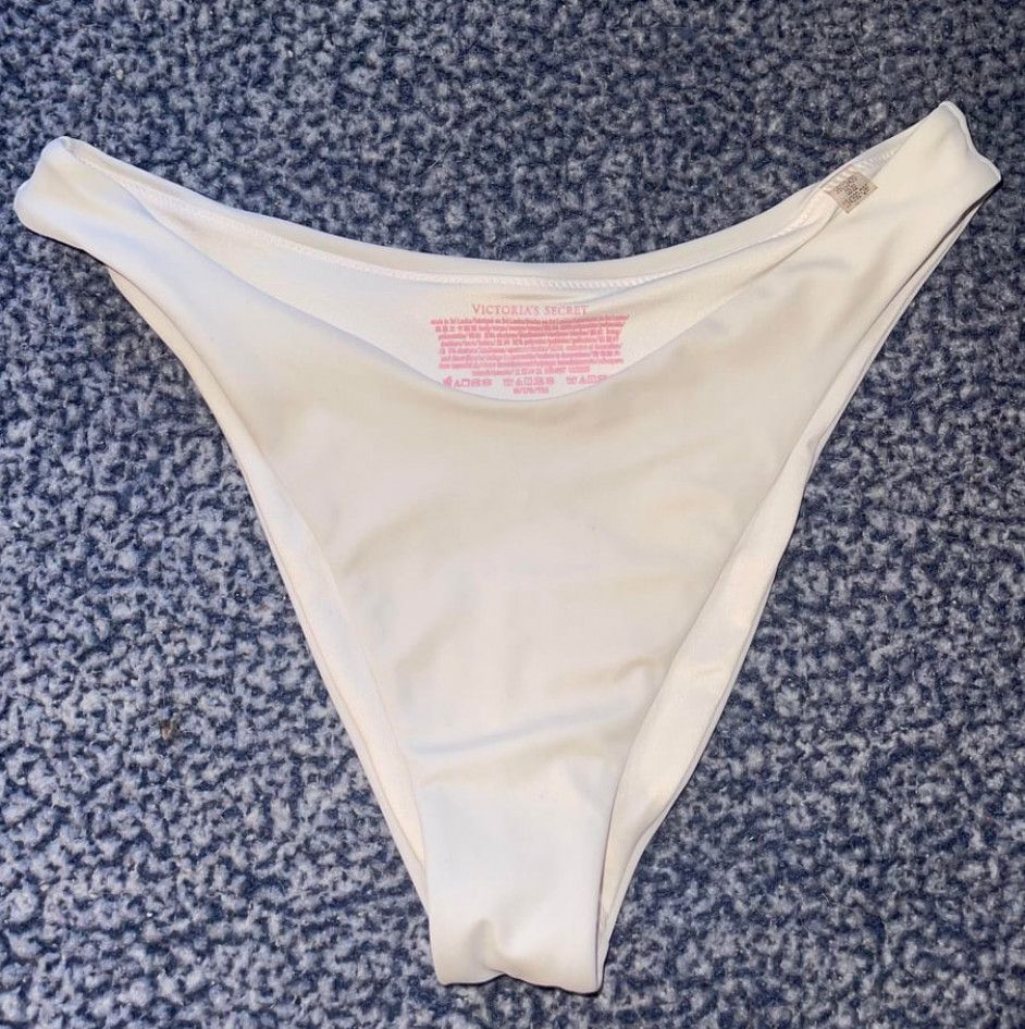 White VS Bikini Bottom
