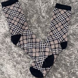VS Fuzzy Long Socks w Grip