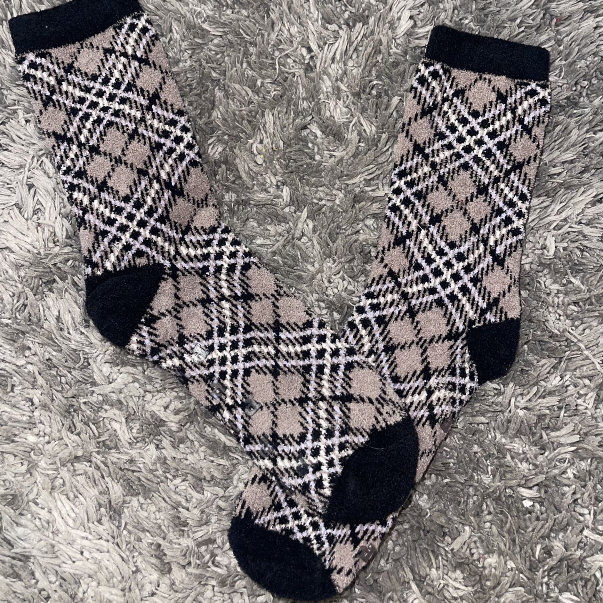 VS Fuzzy Long Socks w Grip