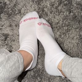 White R Ankle Socks
