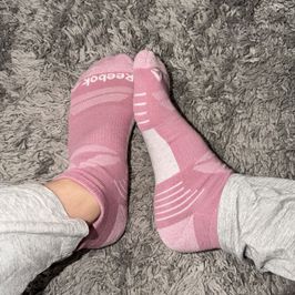 Darker Pink R Ankle Socks