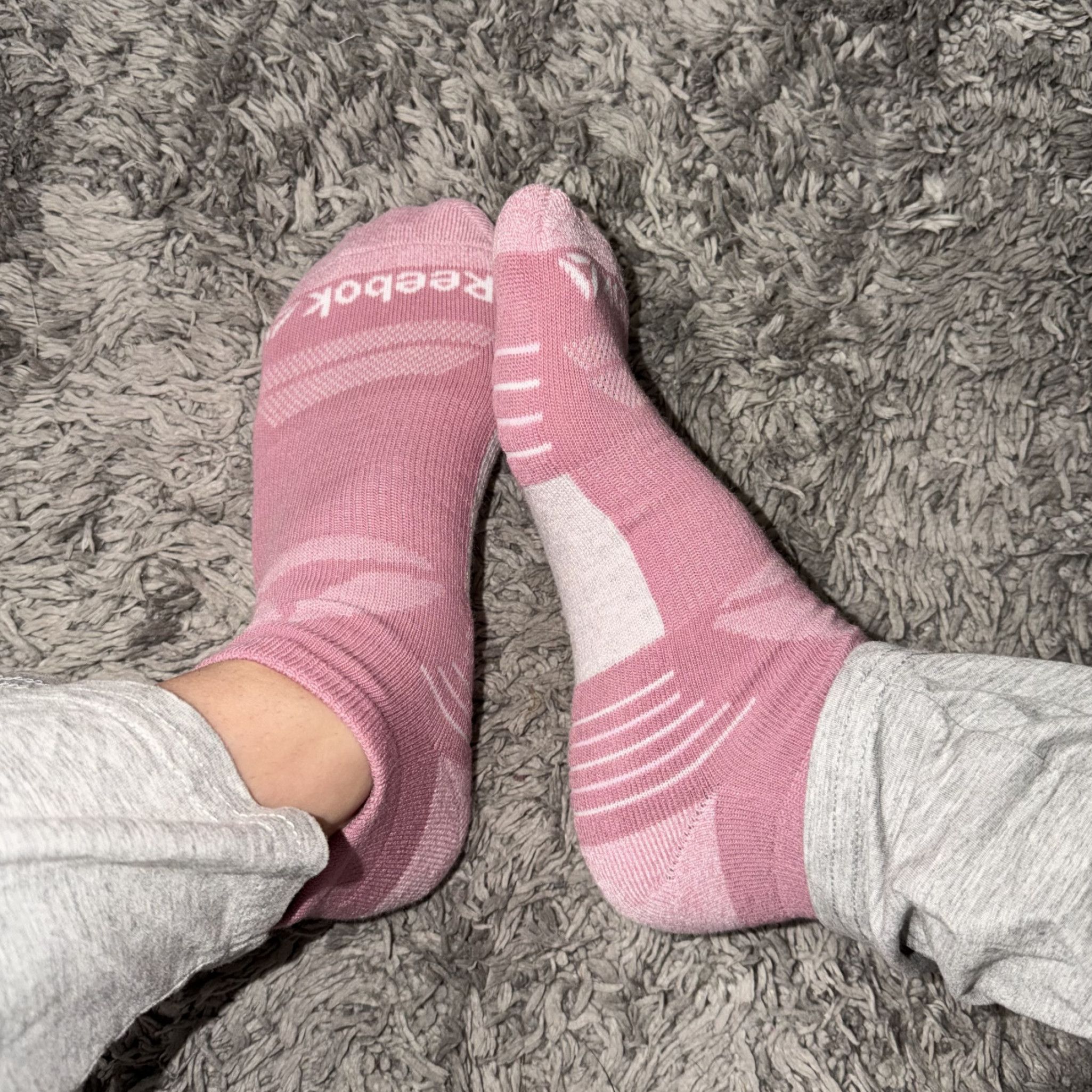 Darker Pink R Ankle Socks