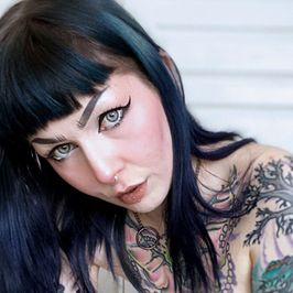 Full Nude Amateur Photoset