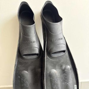 Black flipper Made in Brazil