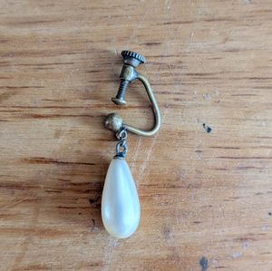 A Lonely Earring