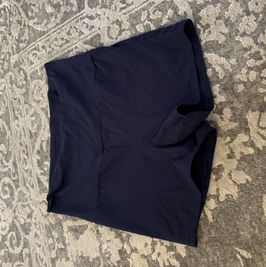 dark blue legging shorts