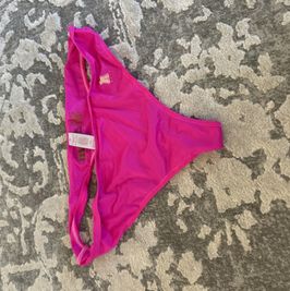 pink fenty thong