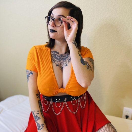 Goth Velma photo set