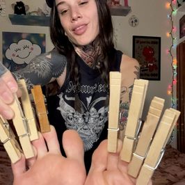 clothespin toes photo set