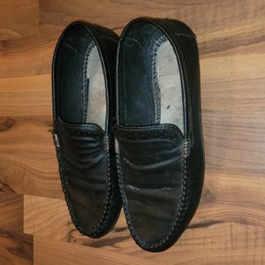 Flexible black mocs