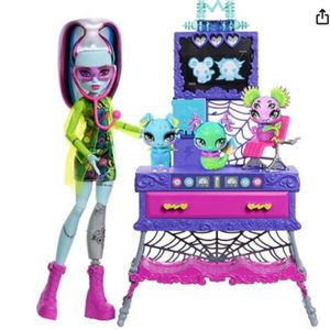Monster High Make a Pet Doll