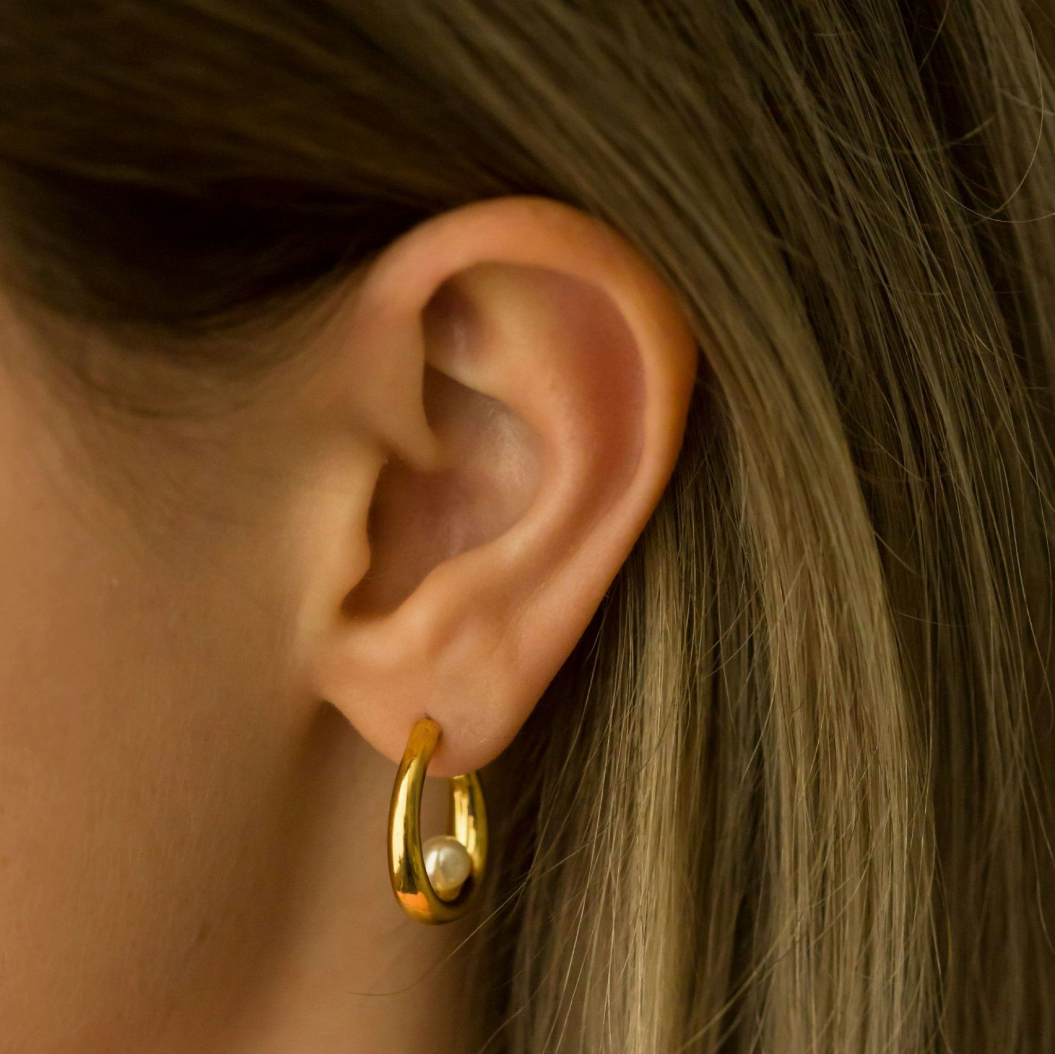 Buy me some gold earrrings