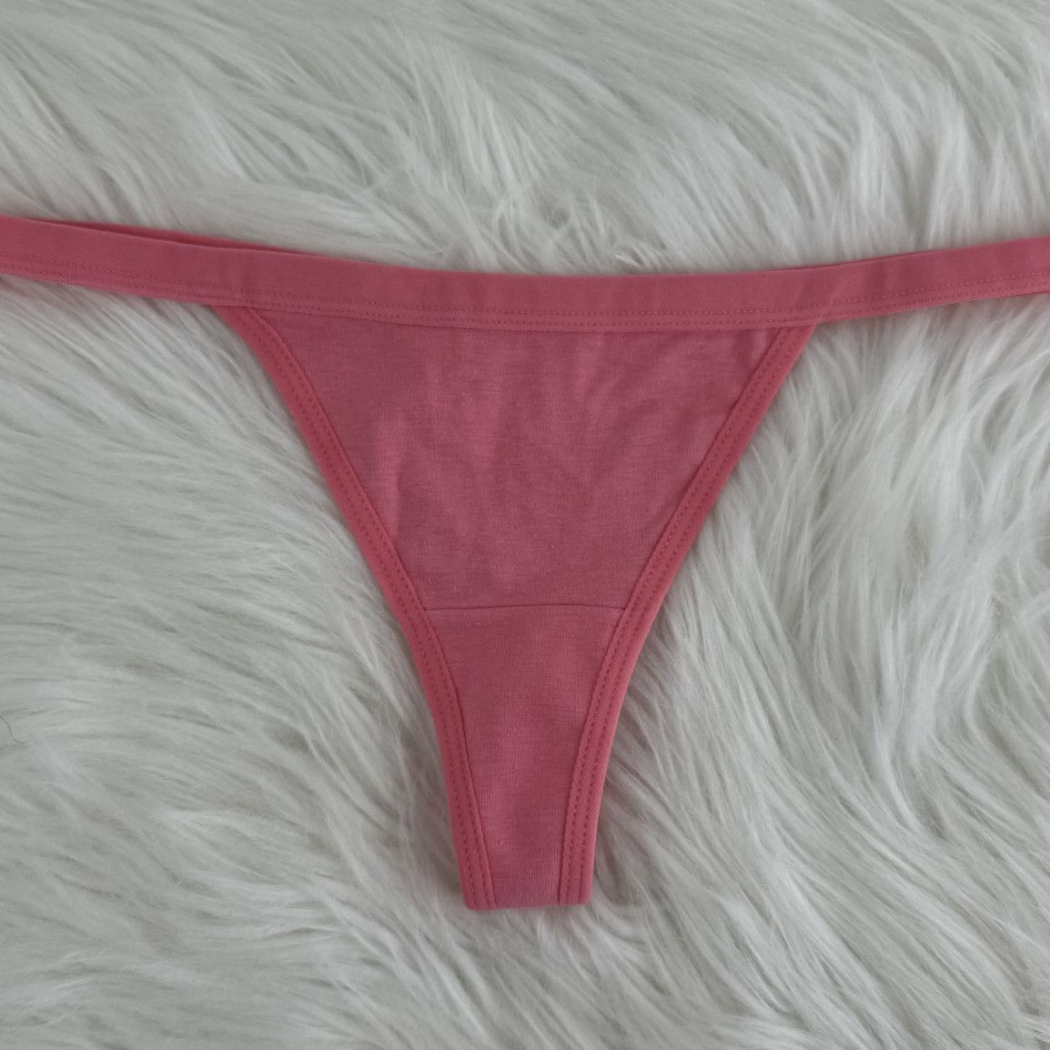 Classic Flamingo Thongs