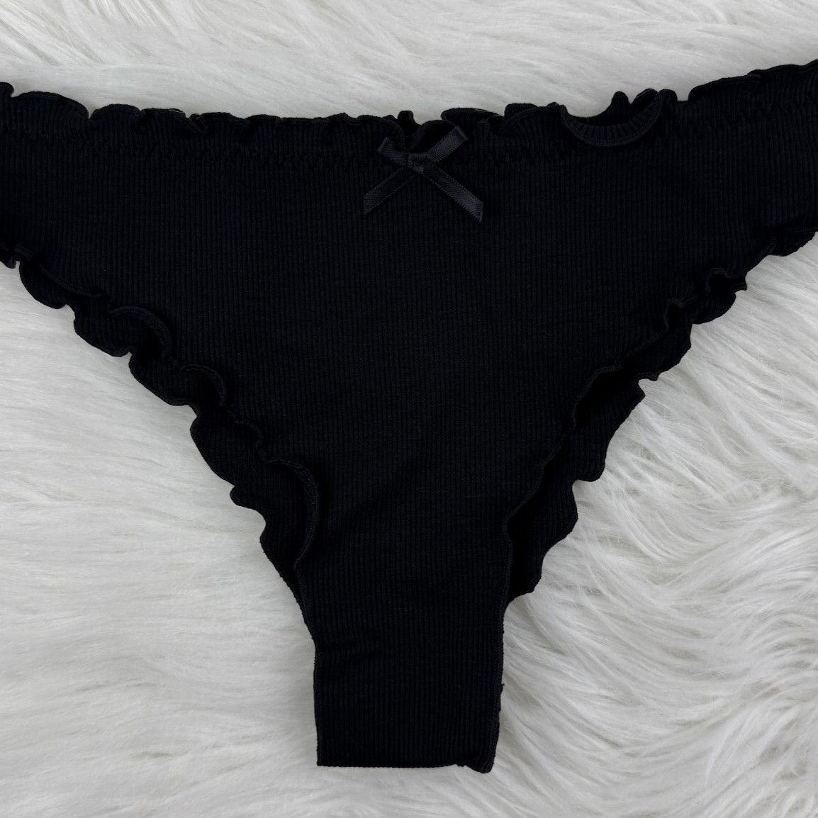 Crimped Black Thongs