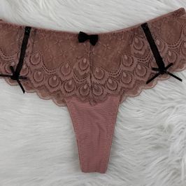 Peacock Beige Thongs
