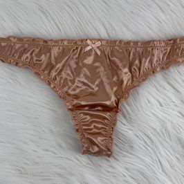 Crimped Shiny Gold Rose Thongs