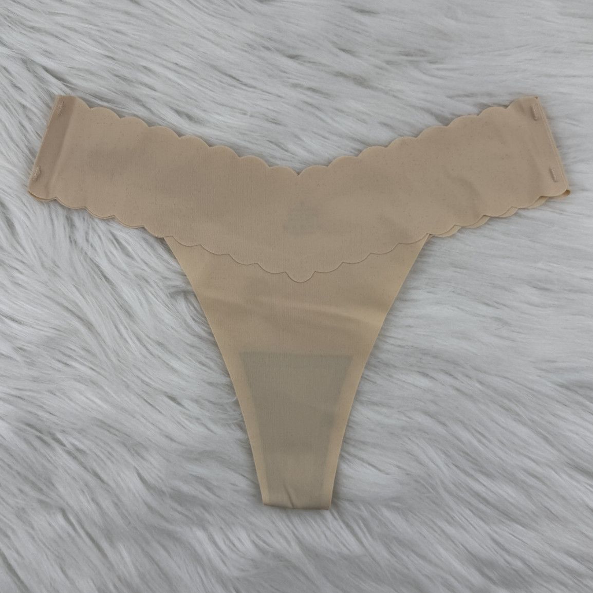 Scalopped Creme Thongs
