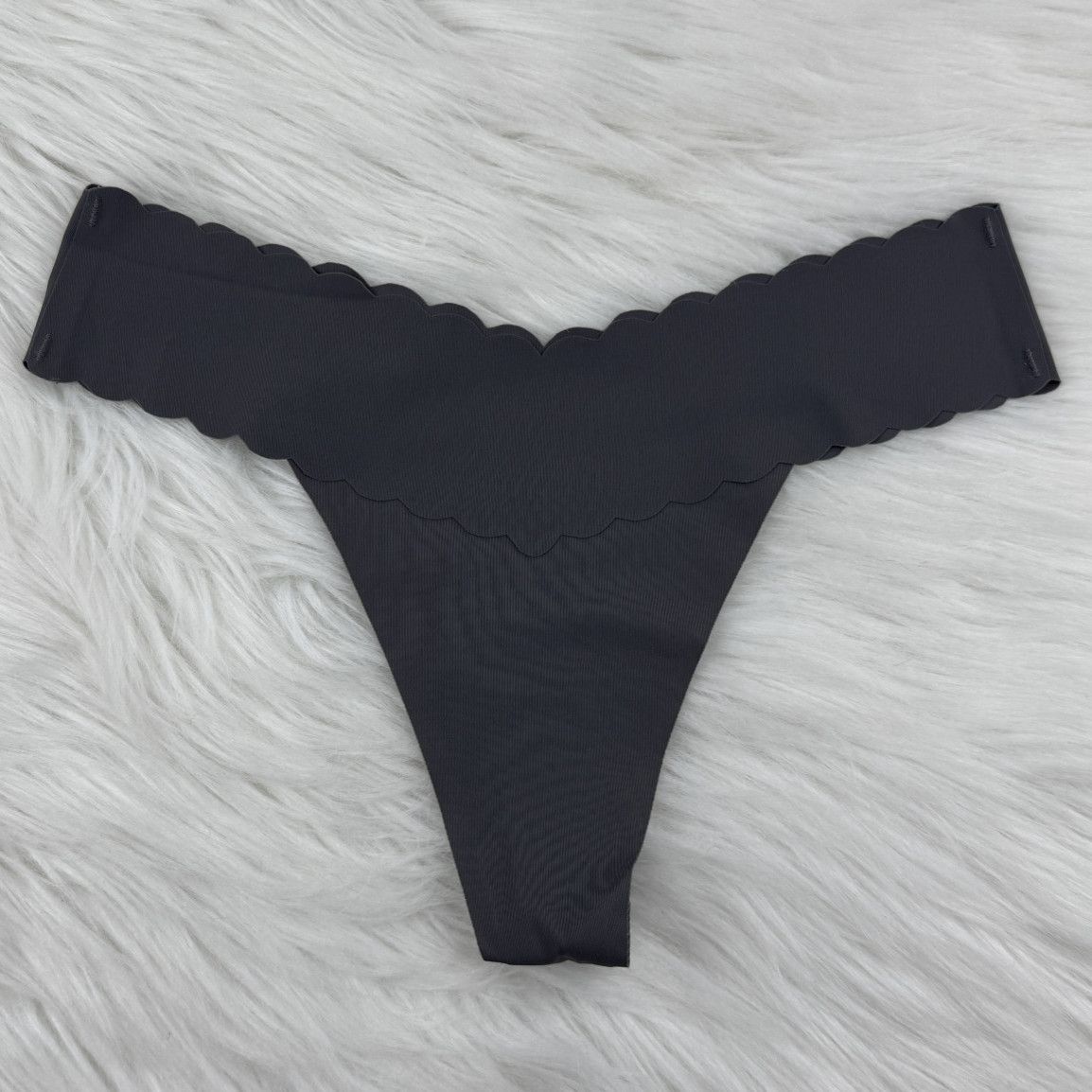 Scalopped Grey Thongs